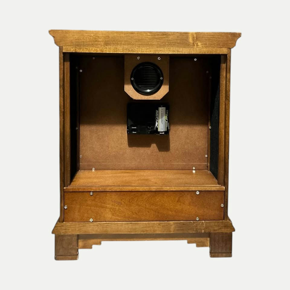 Bulova Wooden Mantel Clock – A Stunning Decorative Piece