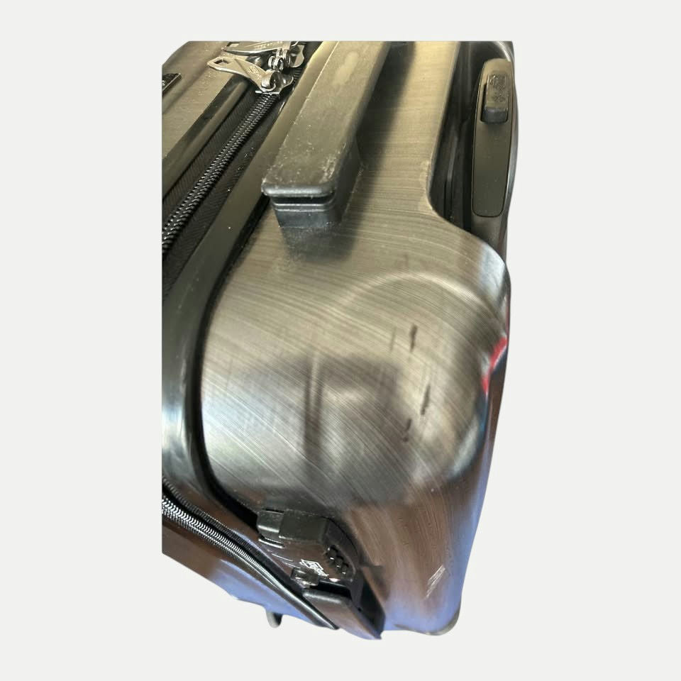 Genius Pack Luggage Color Graphite Carry On 21"