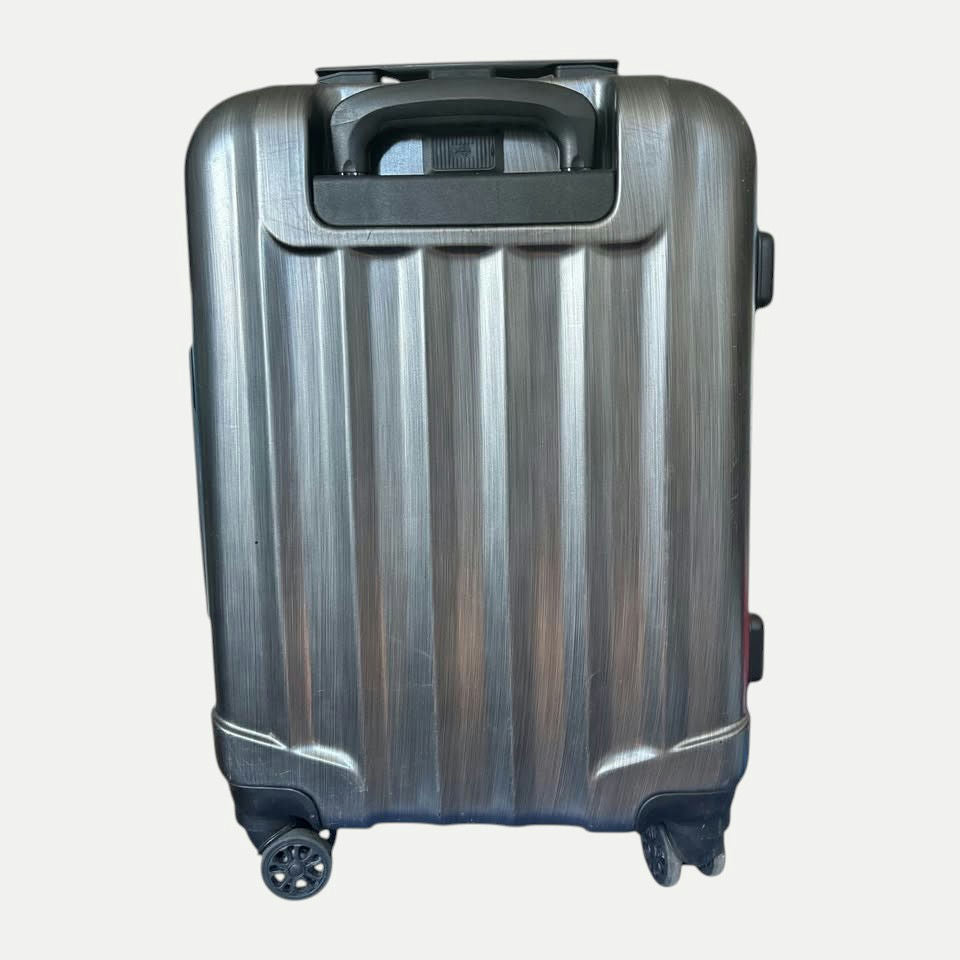 Genius Pack Luggage Color Graphite Carry On 21"