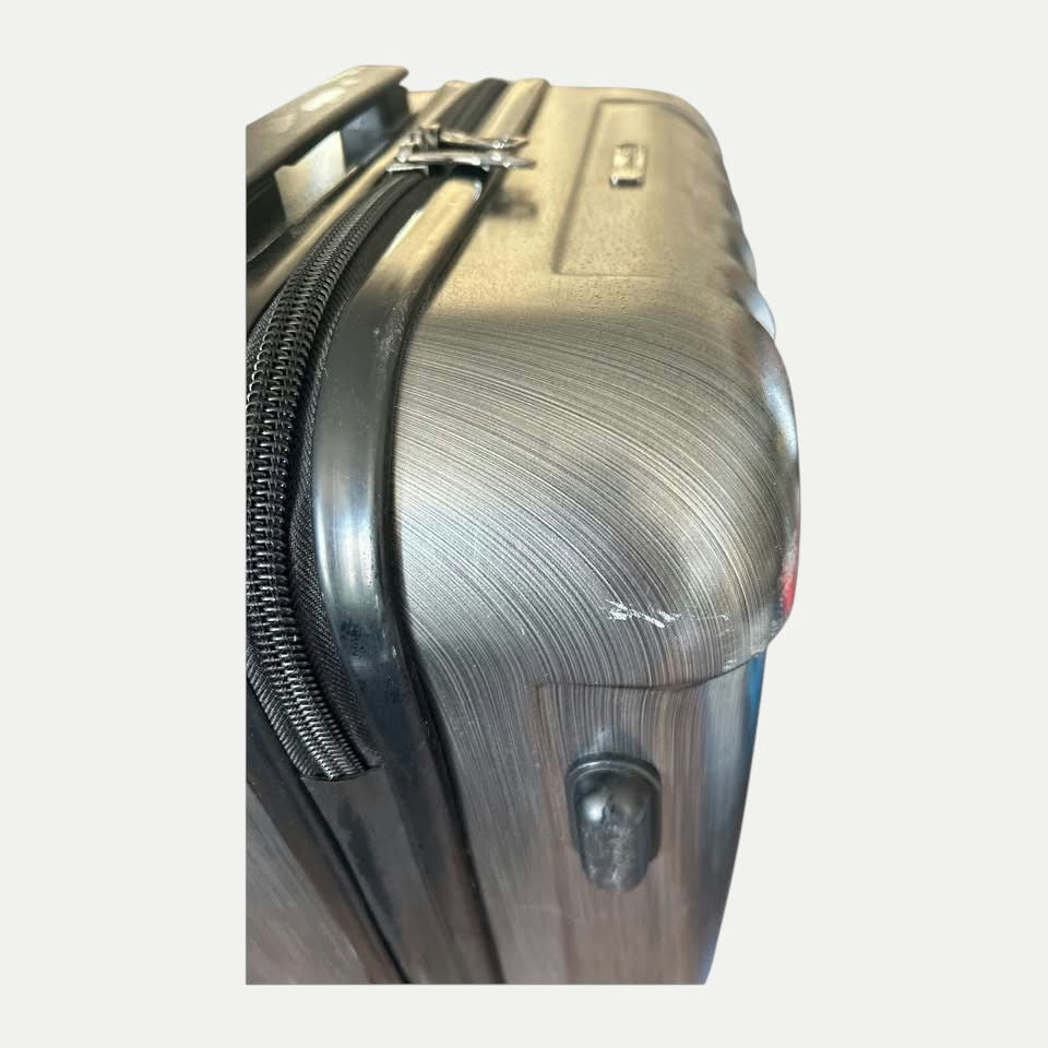 Genius Pack Luggage Color Graphite Carry On 21"