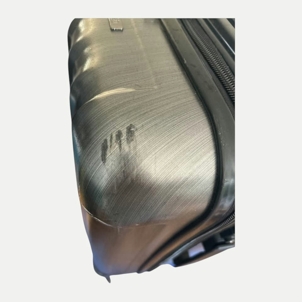 Genius Pack Luggage Color Graphite Carry On 21"