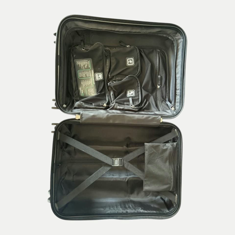 Genius Pack Luggage Color Graphite Carry On 21"