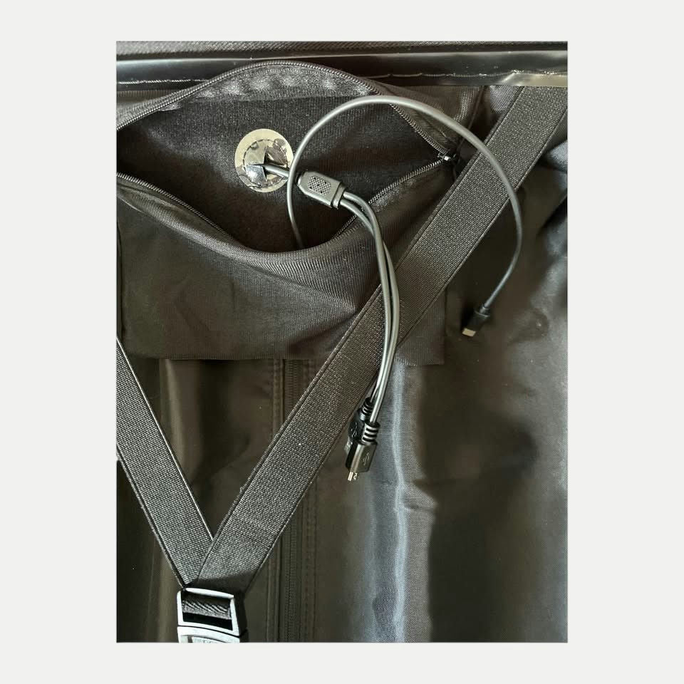 Genius Pack Luggage Color Graphite Carry On 21"